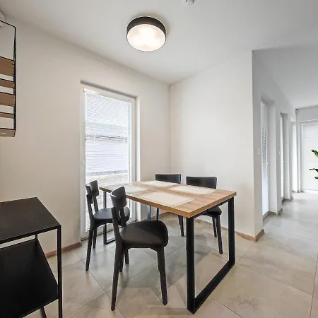 New Apartman Ivachnófalu